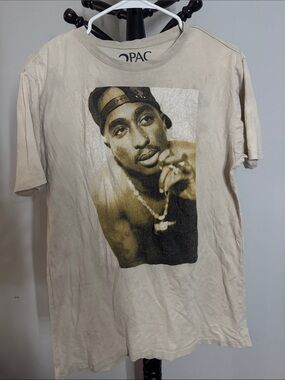 Vintage-Inspired Cream Graphic Short Sleeve Tee 20.T
